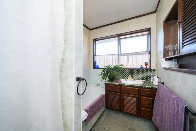 Photo of property in 32 Cecil Place, Cloverlea, Palmerston North, 4412