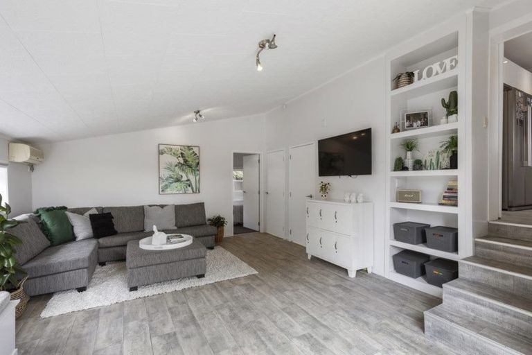 Photo of property in 22 Ashcroft Avenue, Mangere Bridge, Auckland, 2022