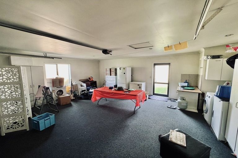 Photo of property in 88 Riverton Drive, Randwick Park, Auckland, 2105