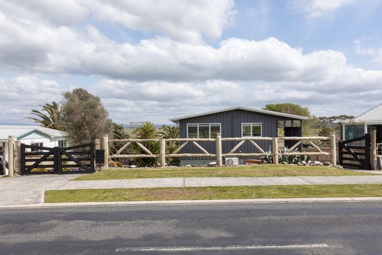Photo of property in 286 Pukehina Parade, Pukehina, Te Puke, 3189