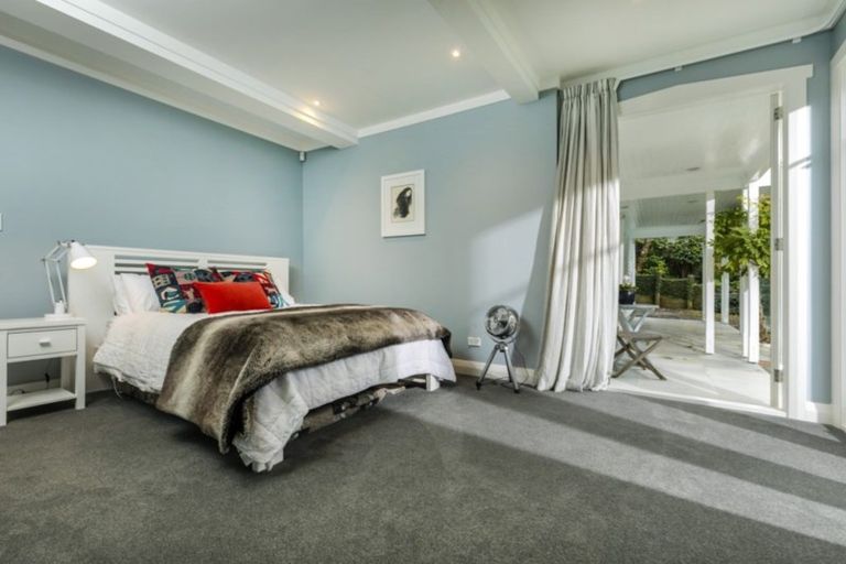 Photo of property in 14 Handley Avenue, Narrow Neck, Auckland, 0624