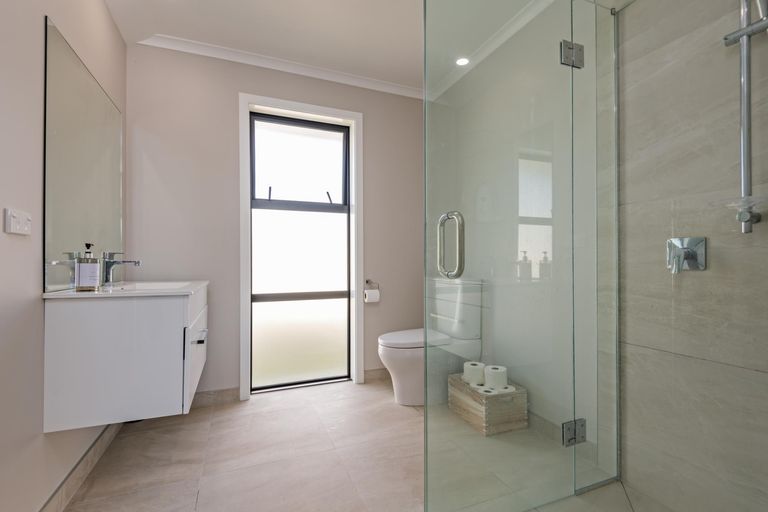 Photo of property in 20 Atlantic Drive, Fitzherbert, Palmerston North, 4410