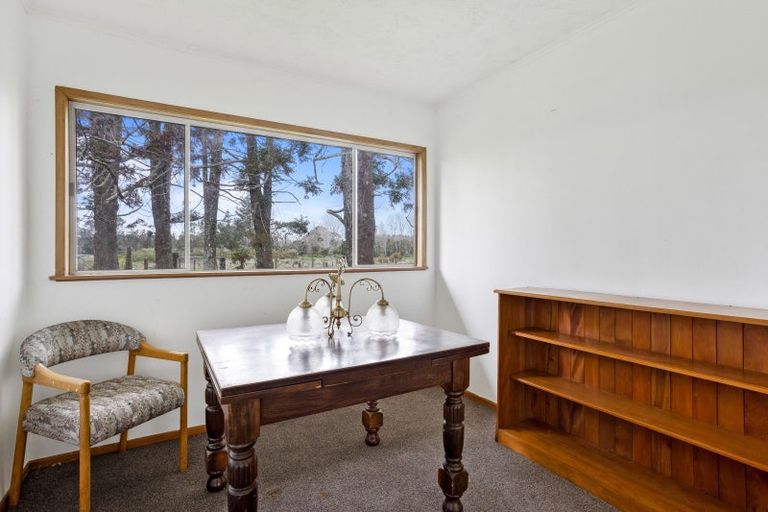 Photo of property in 276 Boord Crescent, Kumeu, 0891