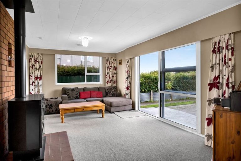 Photo of property in 21 Castle Street, Eltham, 4322