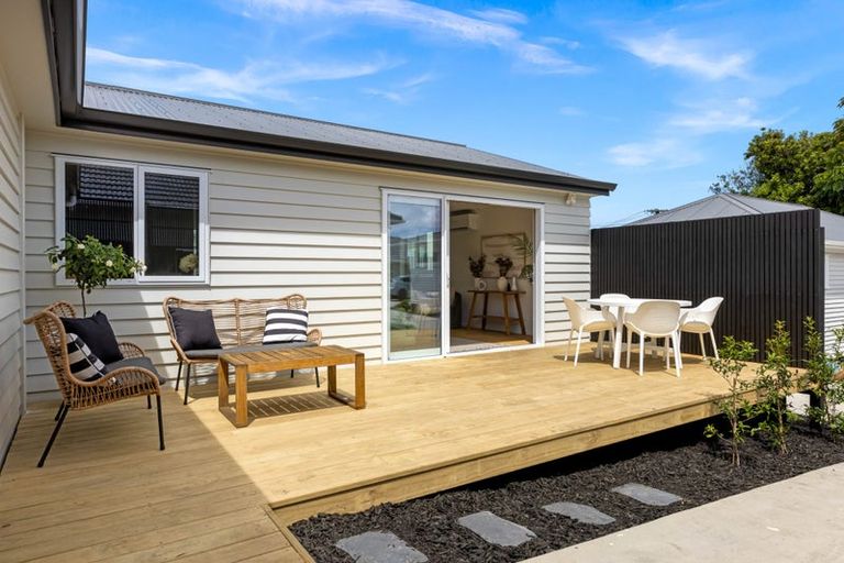 Photo of property in 15a Hamurana Place, Te Atatu Peninsula, Auckland, 0610