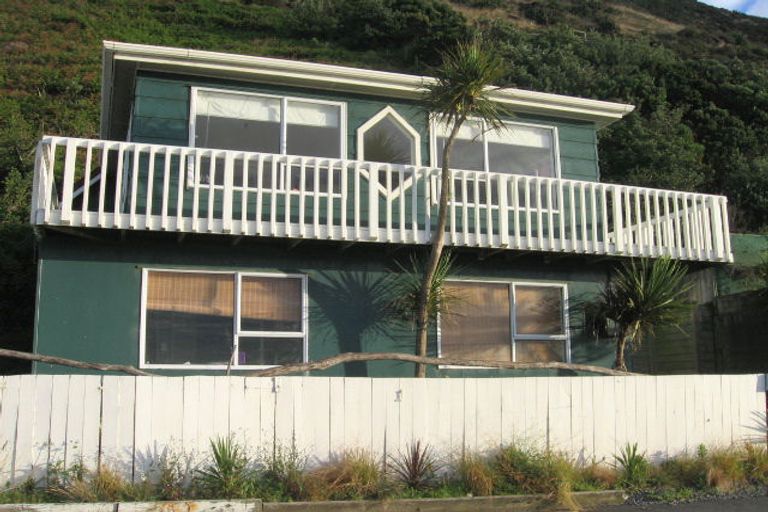 Photo of property in 120 Owhiro Bay Parade, Owhiro Bay, Wellington, 6023