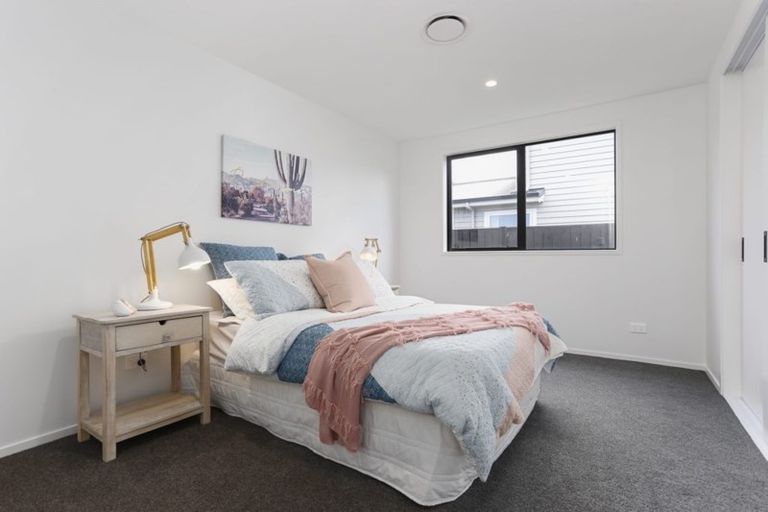 Photo of property in 2 Cilliers Drive, Silverdale, 0932