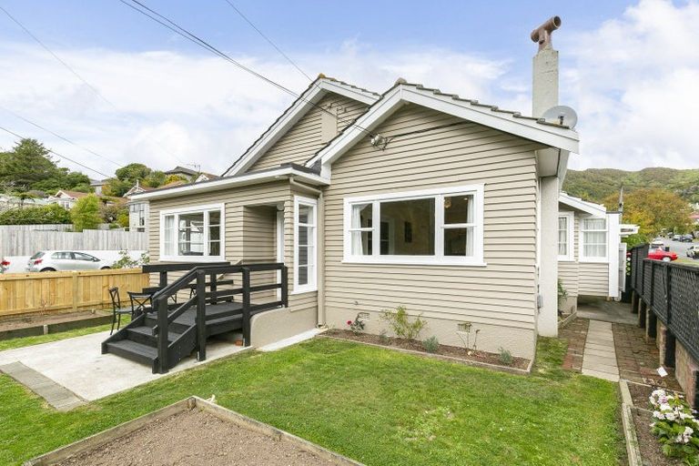 Photo of property in 337 Karori Road, Karori, Wellington, 6012