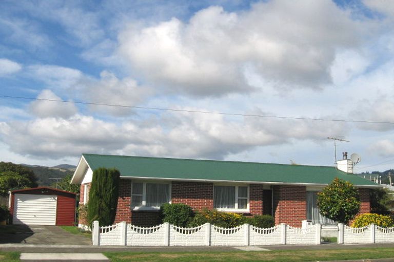 Photo of property in 2a Gower Street, Silverstream, Upper Hutt, 5019