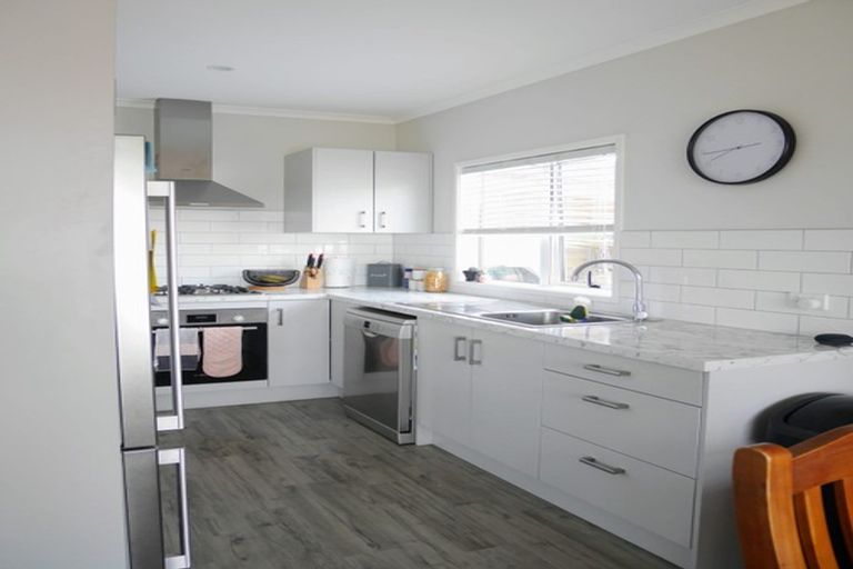 Photo of property in 8 Ngarue Place, Waitara, 4320