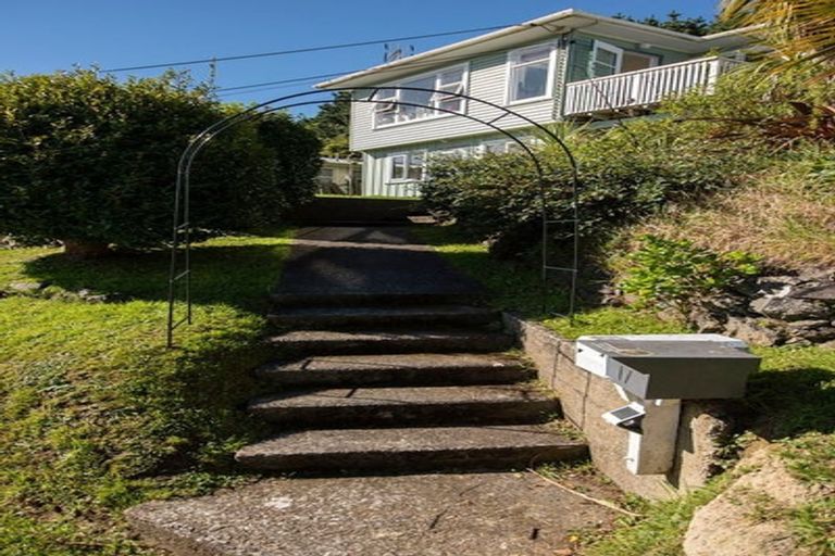 Photo of property in 17 Bedford Street, Northland, Wellington, 6012