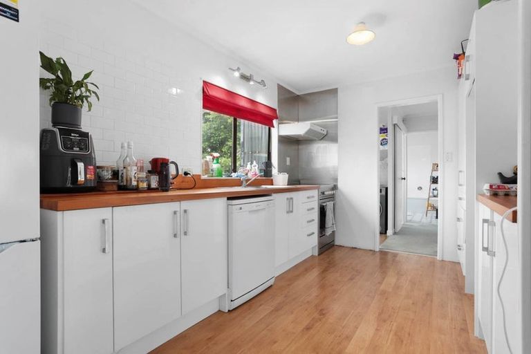 Photo of property in 9 Peterhouse Place, West Harbour, Auckland, 0618