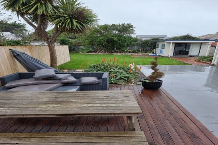 Photo of property in 135 Oram Avenue, New Brighton, Christchurch, 8061