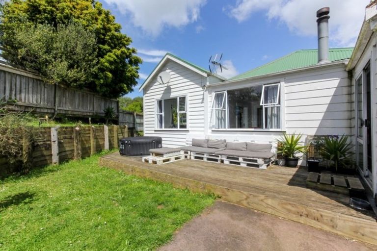Photo of property in 16a Cyrus Street, Whalers Gate, New Plymouth, 4310
