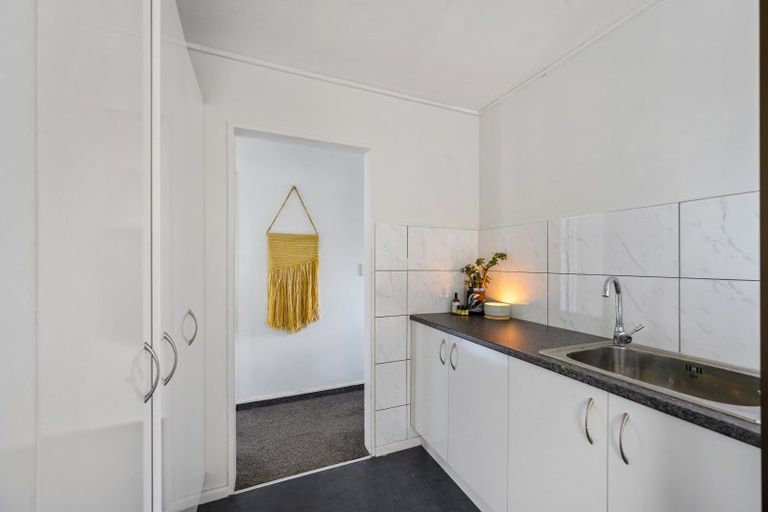 Photo of property in 33 Duckworth Crescent, Greenmeadows, Napier, 4112