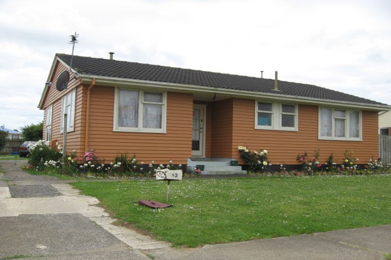 Photo of property in 43 Windrush Close, Mangere, Auckland, 2022