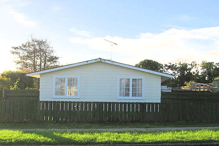 Photo of property in 1/67 Florence Avenue, Orewa, 0931