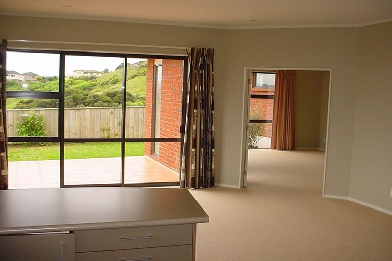 Photo of property in 28 Aspiring Terrace, Aotea, Porirua, 5024