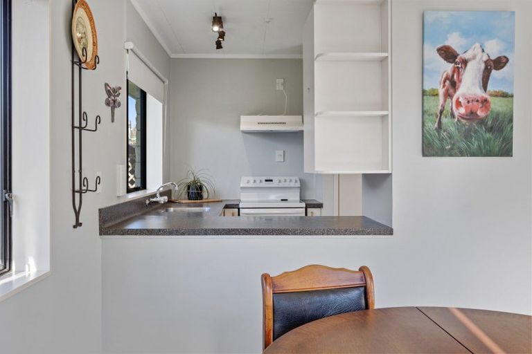 Photo of property in 273/1 Mangorei Road, Merrilands, New Plymouth, 4312