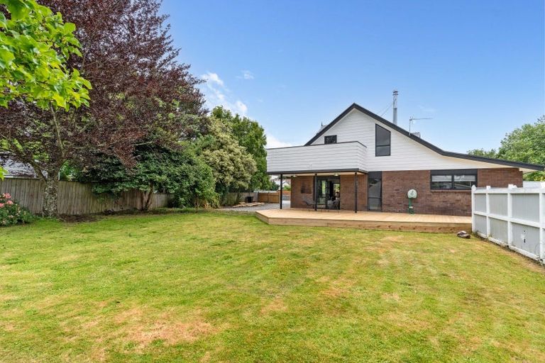 Photo of property in 7a Kempton Street, Greytown, 5712