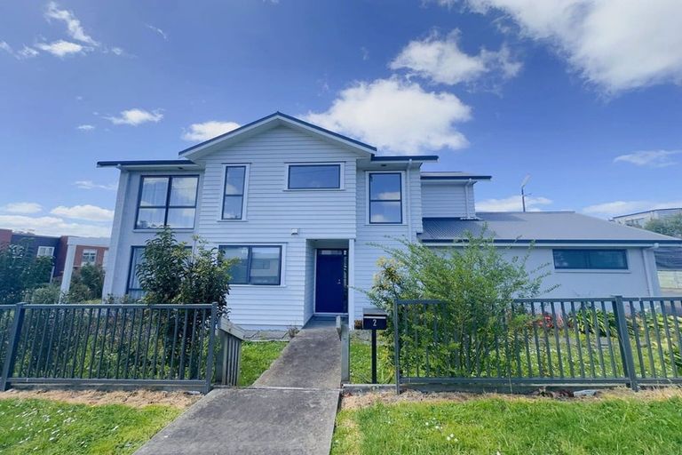 Photo of property in 2 Manutewhau Road, Massey, Auckland, 0614