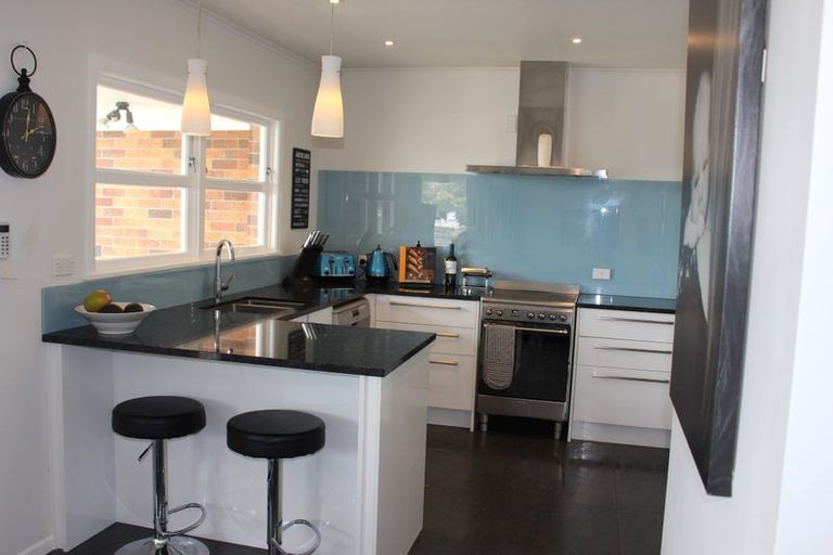 Photo of property in 2/12 Belle Vue Avenue, Northcote Point, Auckland, 0627