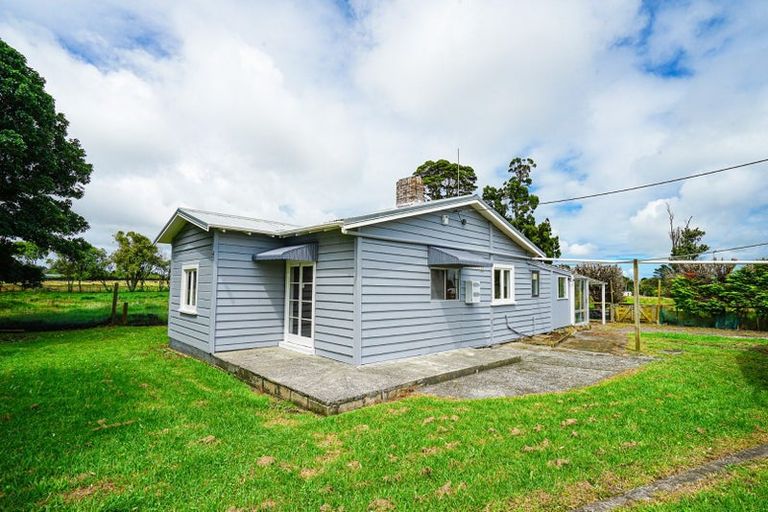 Photo of property in 1380a Glenbrook Road, Glenbrook, Waiuku, 2681