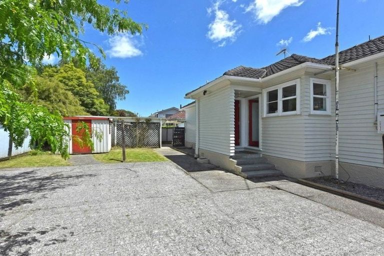 Photo of property in 13 Heretaunga Square, Silverstream, Upper Hutt, 5019