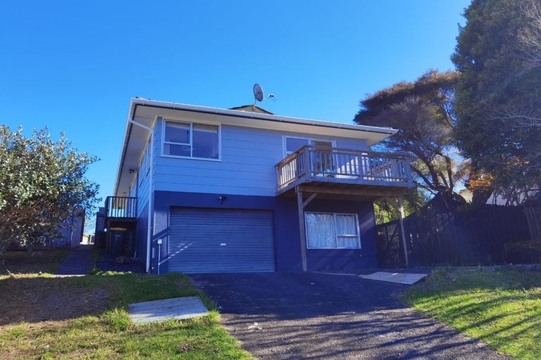 Photo of property in 13 Albemarle Place, Massey, Auckland, 0614