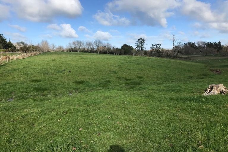 Photo of property in 166h Postman Road, Dairy Flat, 0794