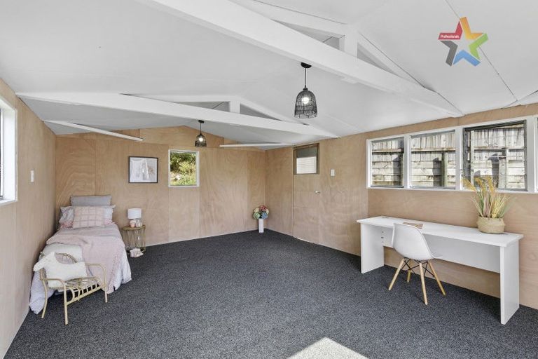 Photo of property in 385 Stokes Valley Road, Stokes Valley, Lower Hutt, 5019