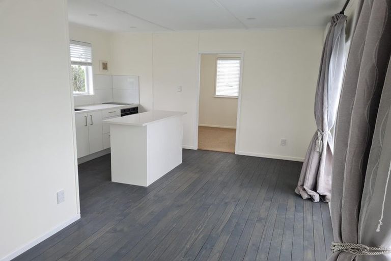 Photo of property in 2/1341 Whangaparaoa Road, Army Bay, Whangaparaoa, 0930