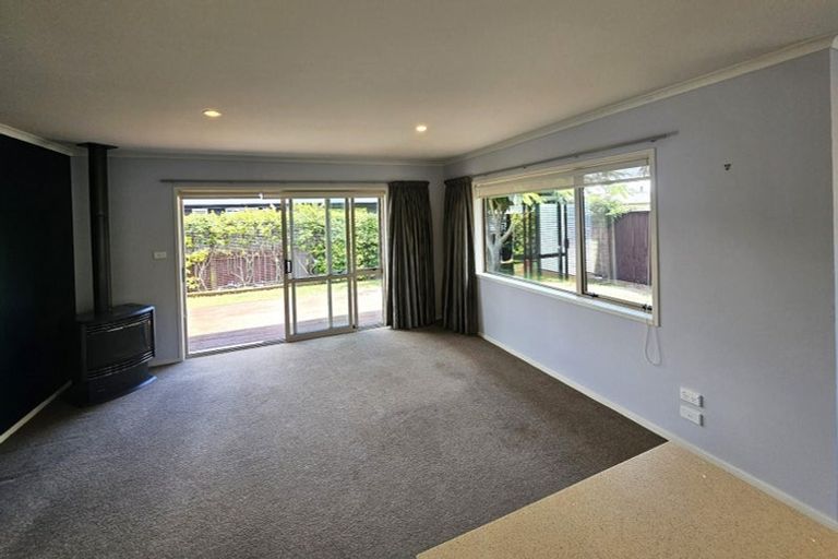 Photo of property in 16 Horokaka Place, Papamoa Beach, Papamoa, 3118
