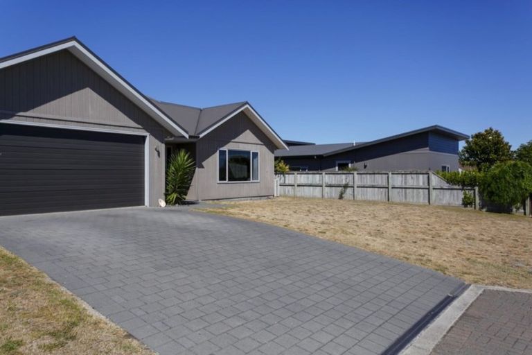 Photo of property in 15 Brompton Close, Richmond Heights, Taupo, 3330