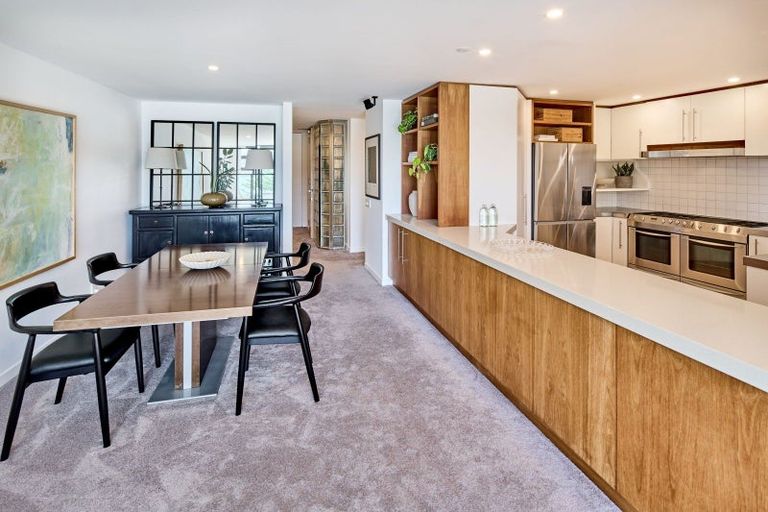 Photo of property in 2/326 Oriental Parade, Oriental Bay, Wellington, 6011