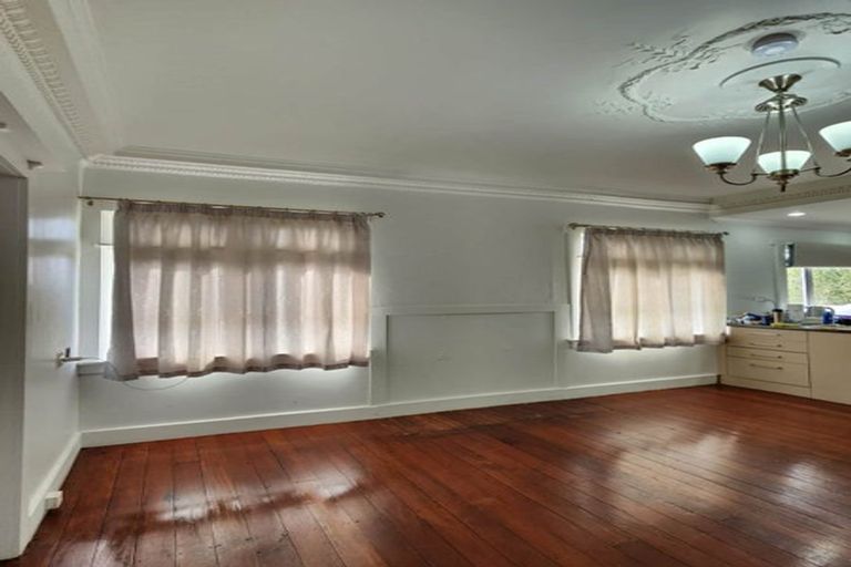 Photo of property in 114 Alcoba Street, Te Kamo, Kamo, 0112