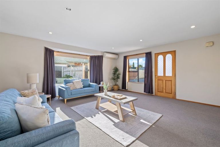 Photo of property in 4b Grassmere Street, Papanui, Christchurch, 8052