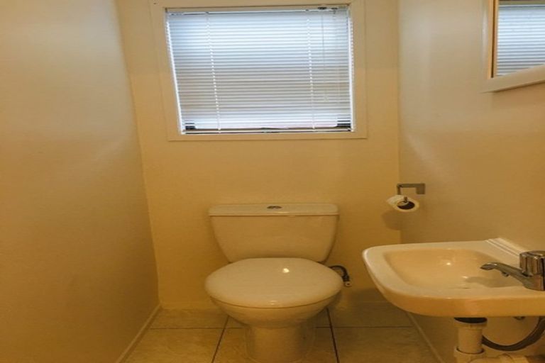 Photo of property in 2/18 Morton Avenue, Forrest Hill, Auckland, 0620