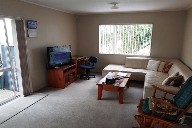Photo of property in 2 Marlborough Avenue, Glenfield, Auckland, 0629
