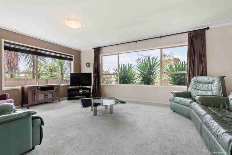 Photo of property in 116 Glenmore Road, Sunnyhills, Auckland, 2010