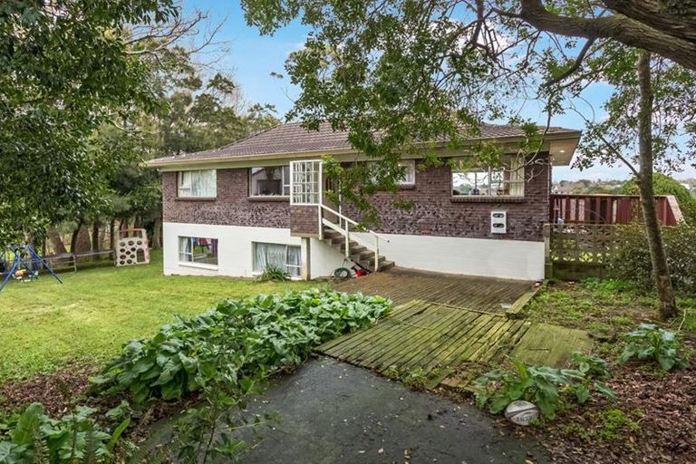 Photo of property in 16 Birman Close, Half Moon Bay, Auckland, 2012