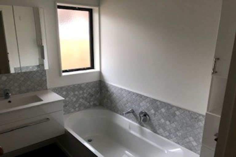 Photo of property in 8b Marama Crescent, Palmerston North, 4414