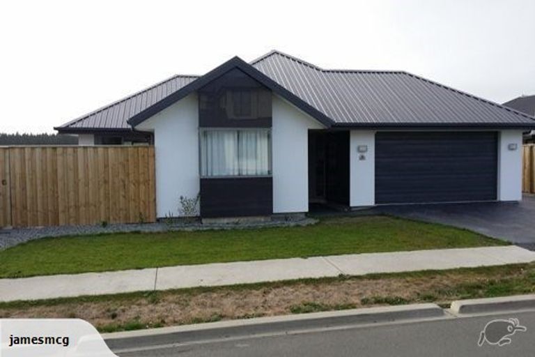 Photo of property in 9 Tahuna Street, Pegasus, 7612