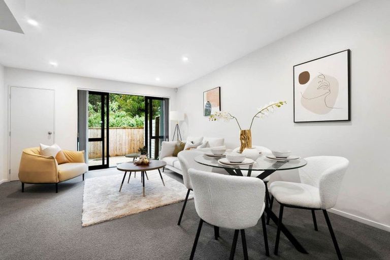 Photo of property in 60d Seymour Road, Sunnyvale, Auckland, 0612