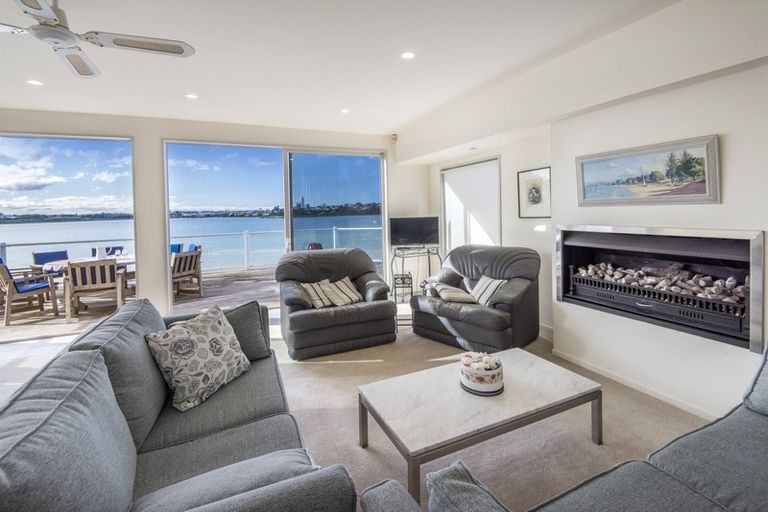 Photo of property in 2/35 Beresford Street, Bayswater, Auckland, 0622