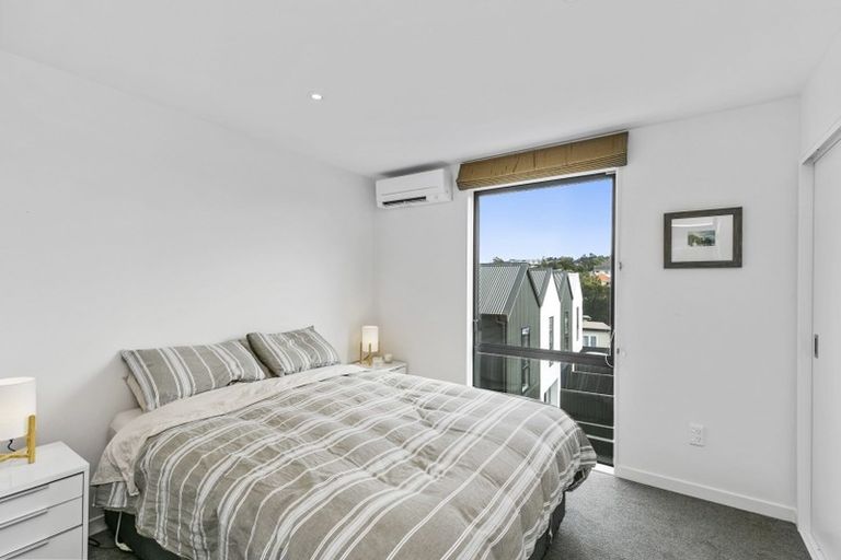 Photo of property in 11/6 Oswald Crescent, Paparangi, Wellington, 6037