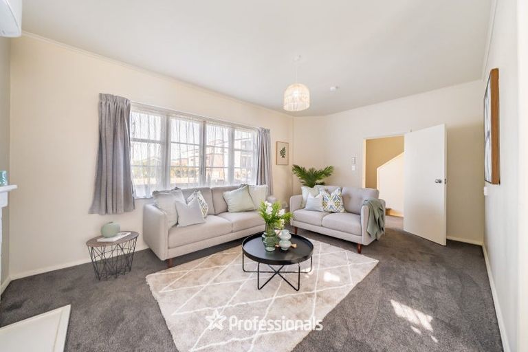 Photo of property in 215 Knights Road, Hutt Central, Lower Hutt, 5011