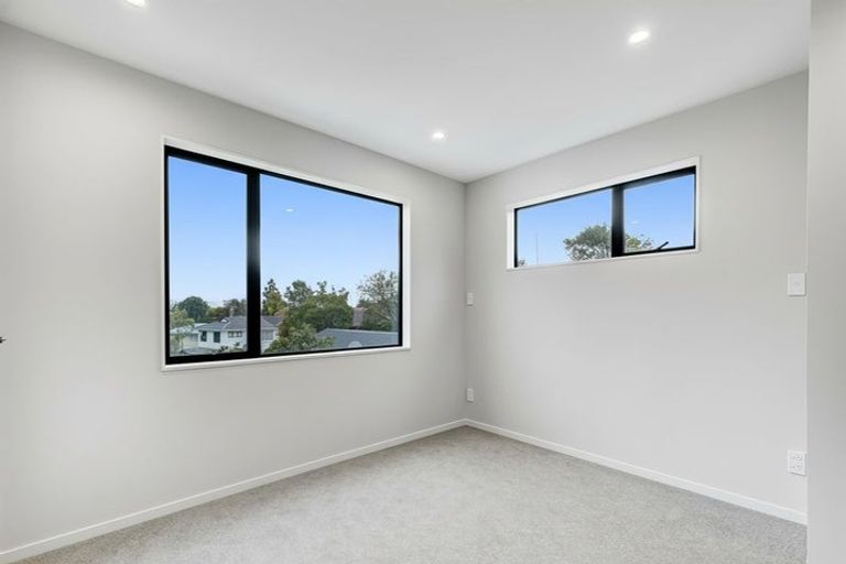 Photo of property in 8a Butterworth Drive, Glendene, Auckland, 0602