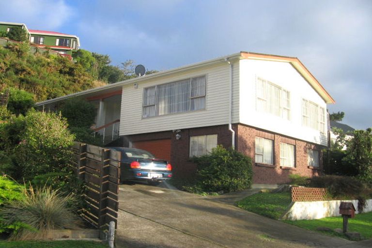 Photo of property in 62 Fyvie Avenue, Tawa, Wellington, 5028