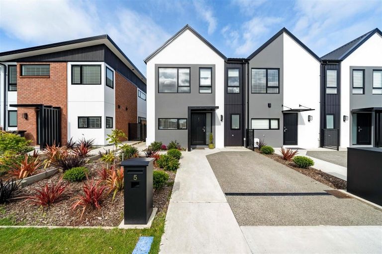 Photo of property in 5 Reid Lane, Wallaceville, Upper Hutt, 5018